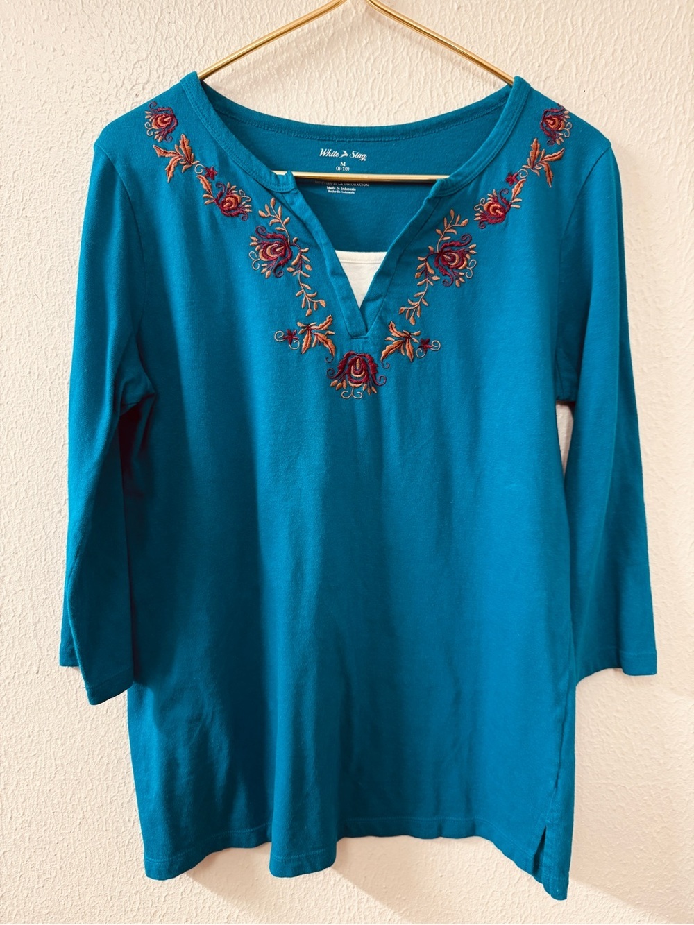 White Stag Teal Embroidered V-Neck Women's Top
